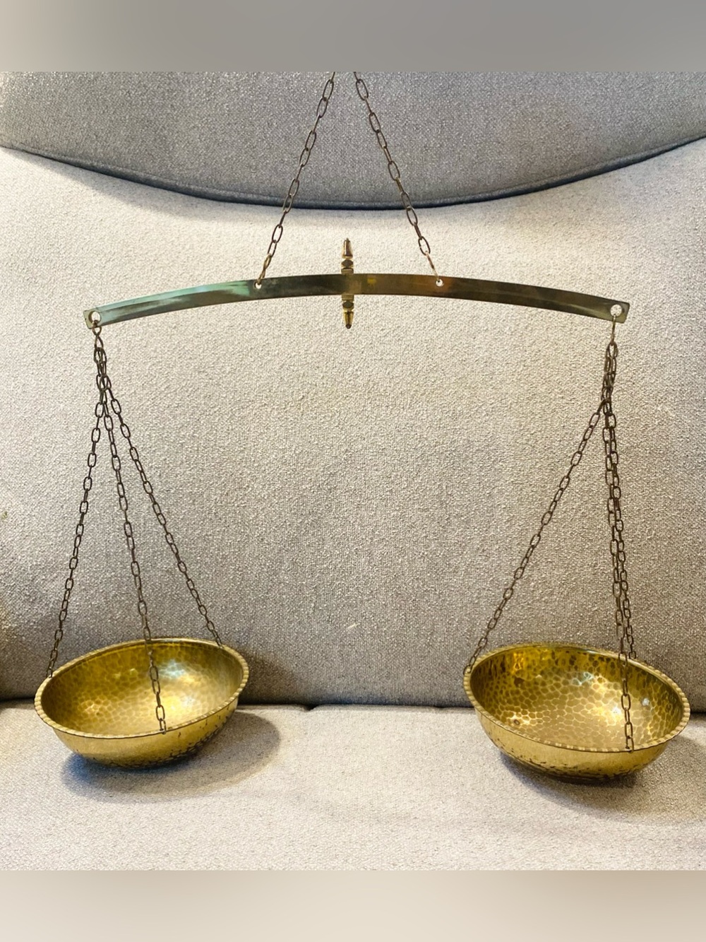 VTG Brass Hanging Balance Libra Scale Hammered Pans w Link Chain